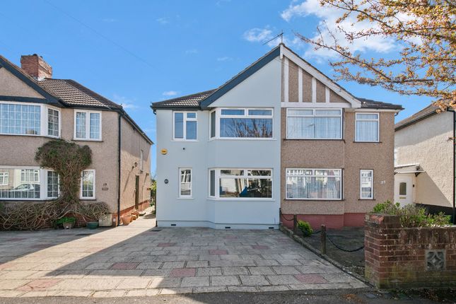 3 bed property, in Clauson Avenue, £550,000