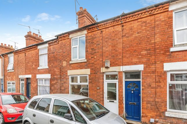 3 bed property, in Wood Street, £140,000