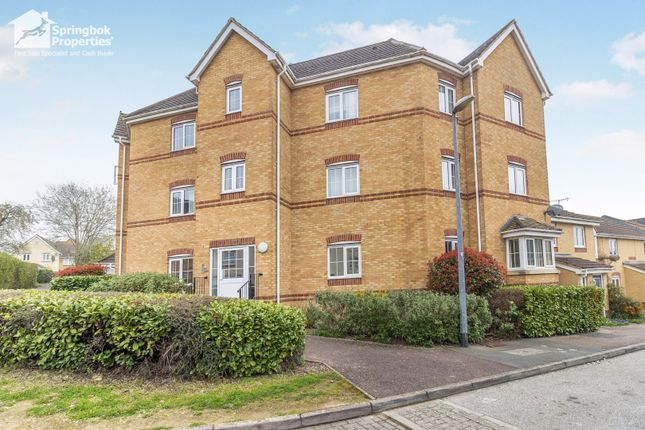 2 bed property, in Avery Close, £150,000