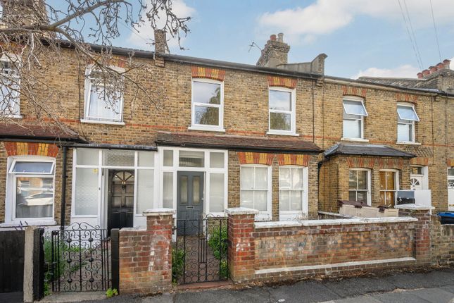 2 bed property, in Victory Road, £725,000