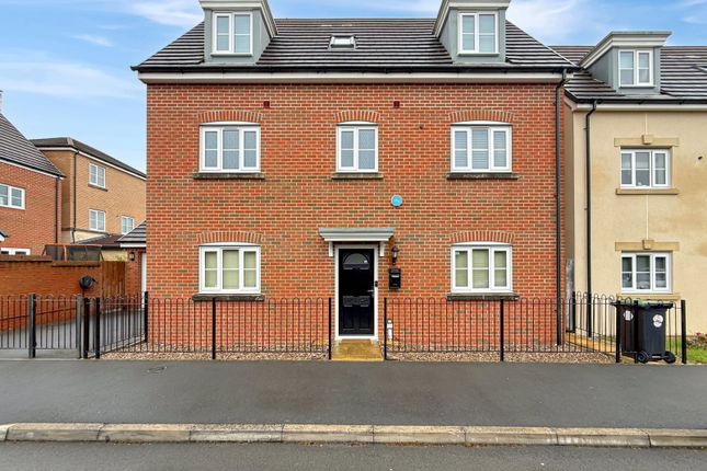 4 bed property, in Toucan Street, £360,000