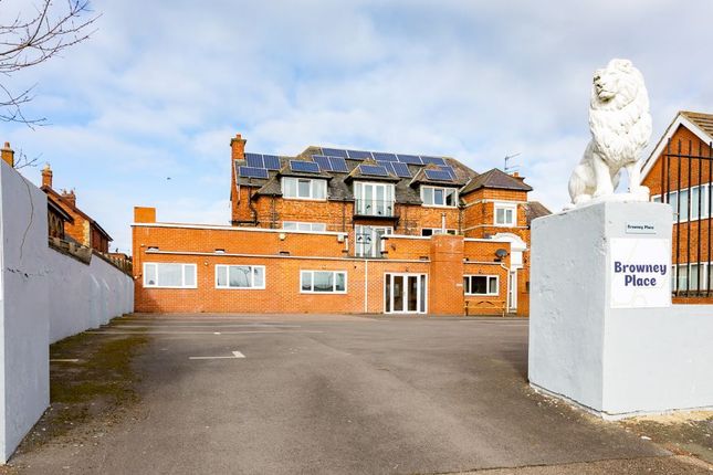 11 bed property, in The Lodge, £410,000