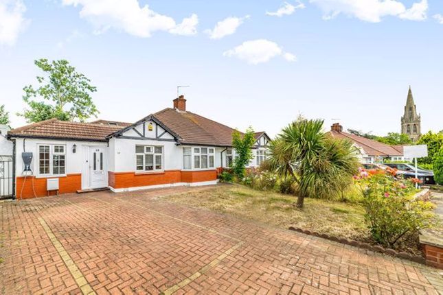 3 bed property, in Tudor Close, £900,000