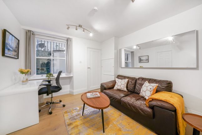 2 bed property, in Sussex Gardens, £525,000