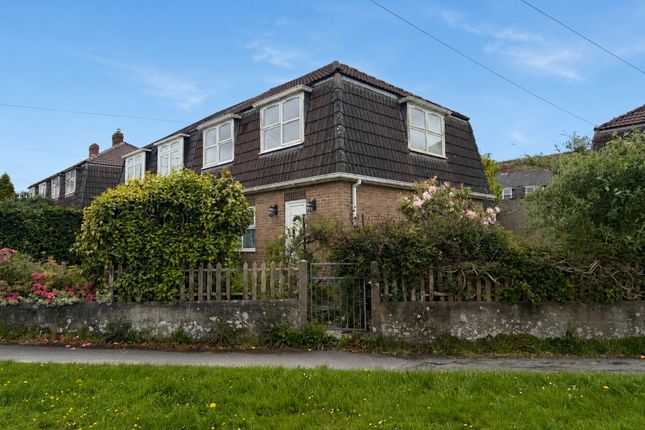 3 bed property, in 33 Carnsmerry, £77,000