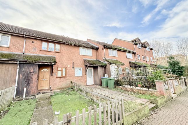2 bed property, in Gadwall Way, £325,000