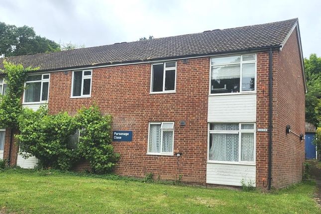 1 bed property, in Parsonage Close, £195,000