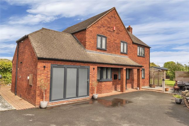 4 bed property, in Halfway House, £450,000