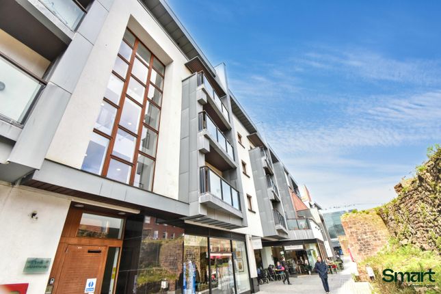 1 bed property, in Roman Walk, £200,000