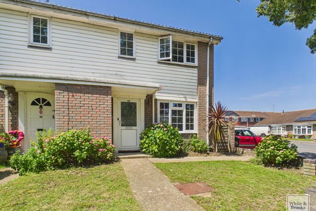 2 bed property, in Pulborough Way, £265,000
