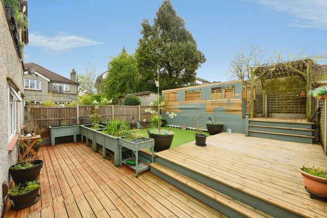 2 bed property, in Ringstead Road, £375,000