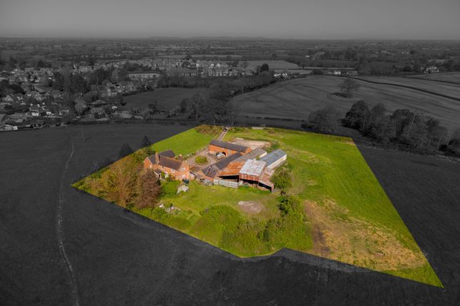 5 bed property, in Meadows Farm, £800,000