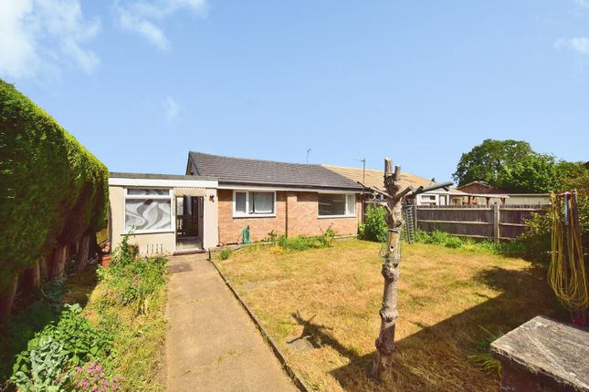 3 bed property, in Heath Field, £350,000