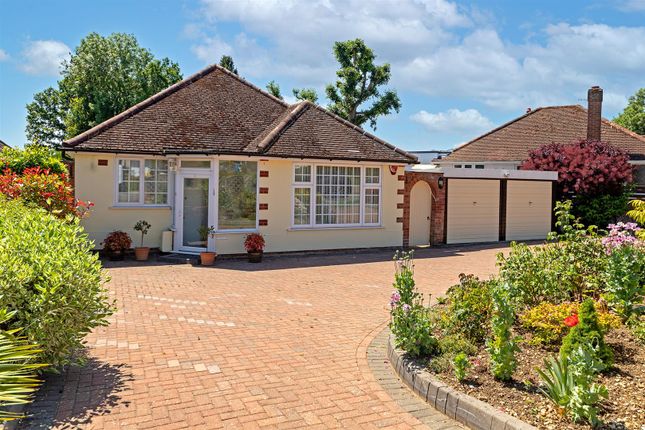 3 bed property, in Green Lane, £800,000