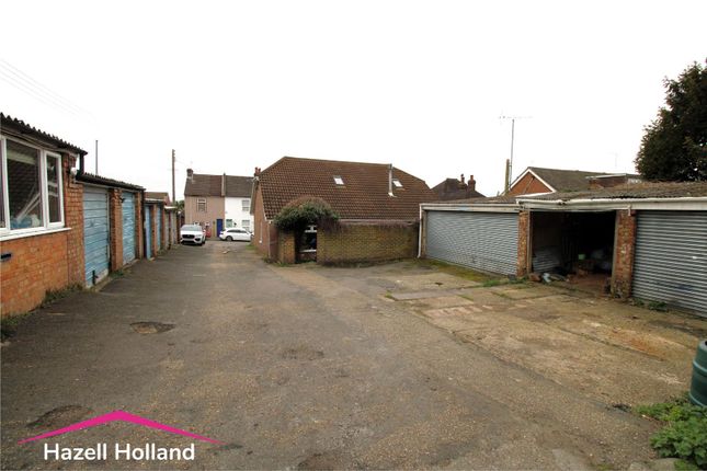 4 bed property, in Bowers Road, £900,000