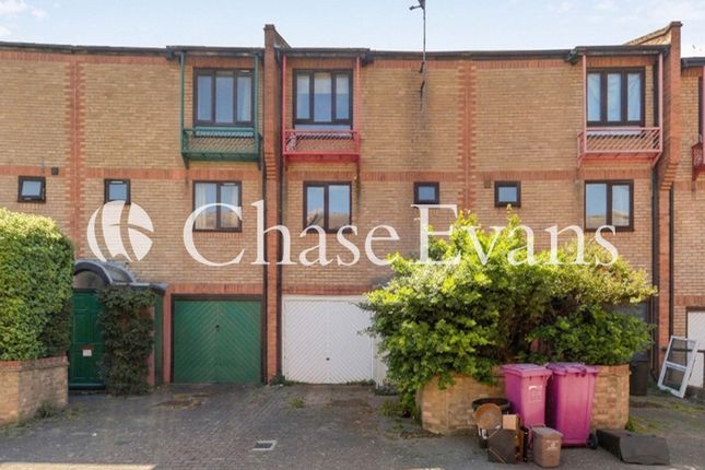 4 bed property, in Caledonian Wharf, £700,000