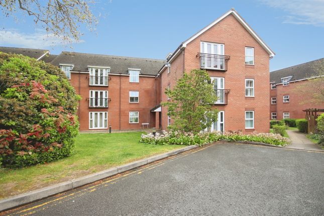 1 bed property, in Romani Close, £130,000
