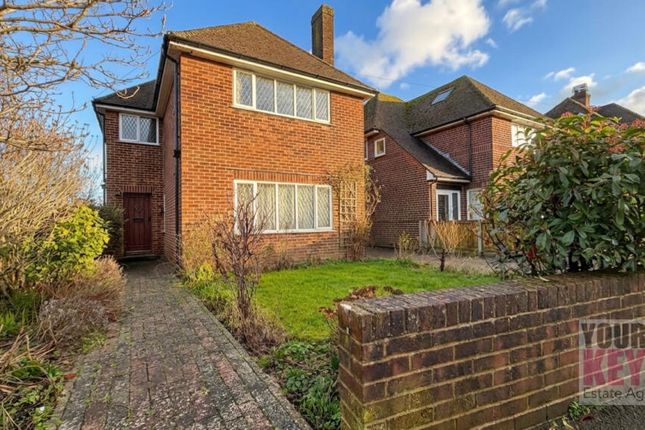 3 bed property, in Surrenden Road, £475,000