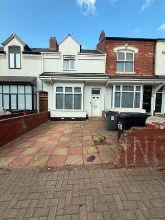 4 bed property, in Crompton Road, £300,000