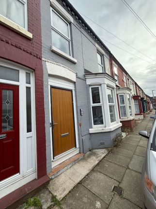 6 bed property, in 32 Cretan Road, £325,000
