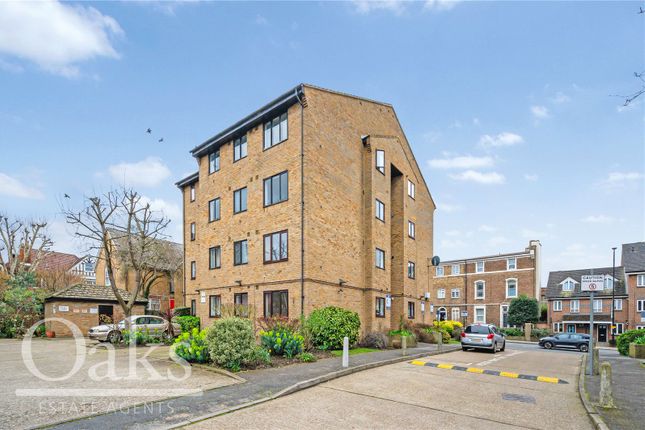 2 bed property, in Campbell Close, £300,000
