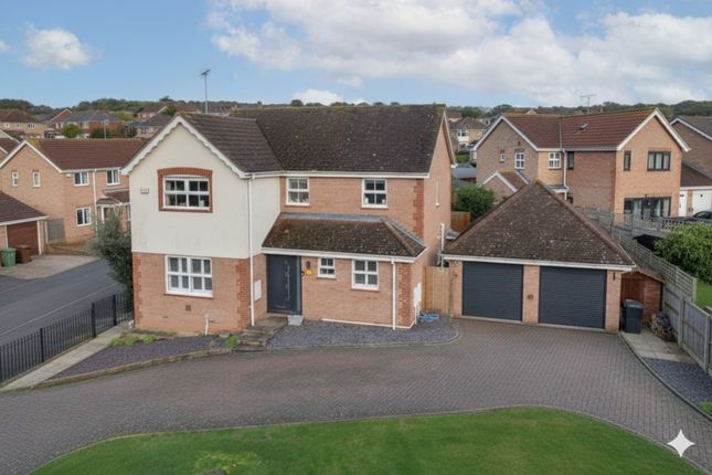 4 bed property, in Bulrush Close, £650,000