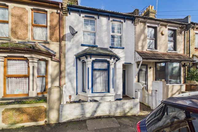 3 bed property, in York Avenue, £230,000