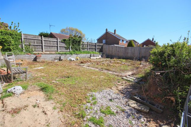 3 bed property, in Main Street, £70,000