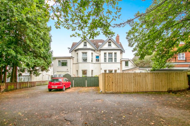 1 bed property, in Westby Road, £165,000