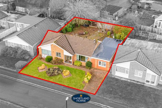 5 bed property, in Aldrin Way, £380,000