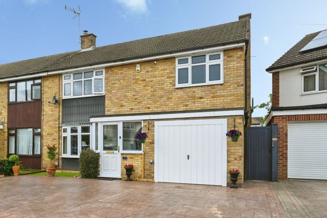 6 bed property, in Birchdale Avenue, £450,000