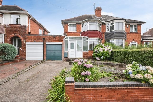 3 bed property, in Olorenshaw Road, £290,000