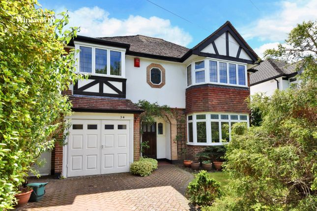 4 bed property, in Nonsuch Walk, £925,000