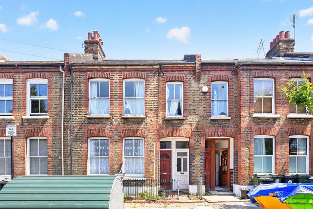 3 bed property, in Goldsboro Road, £500,000