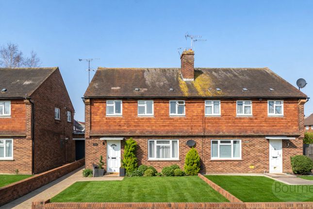 2 bed property, in Wyndham Avenue, £275,000