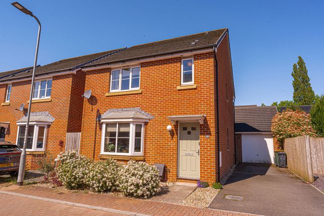 3 bed property, in Welsh Oak Way, £320,000