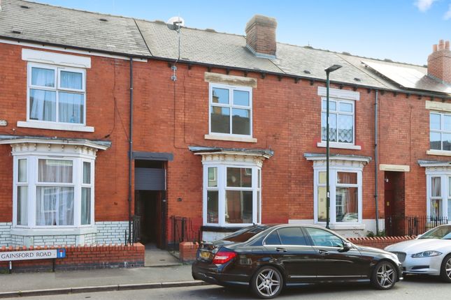 3 bed property, in Gainsford Road, £95,000