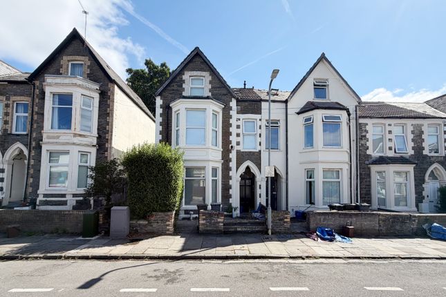 5 bed property, in Gordon Road, £525,000