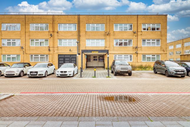 2 bed property, in North Ninth Street, £158,000