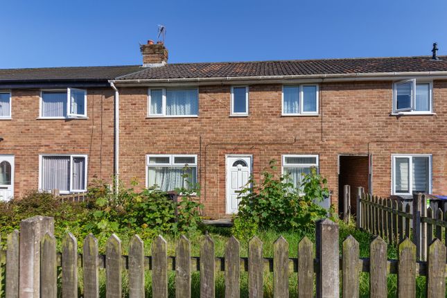 2 bed property, in Marlhill Road, £52,000