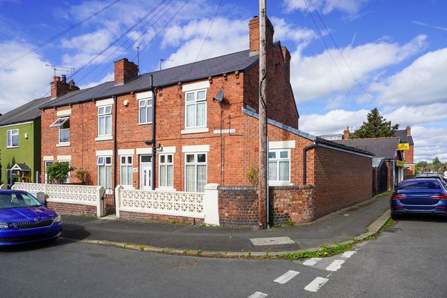 5 bed property, in School Board Lane, £299,950