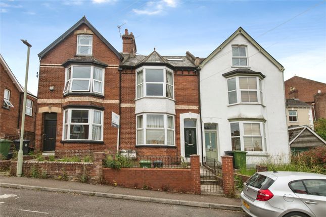 2 bed property, in Oxford Road, £220,000
