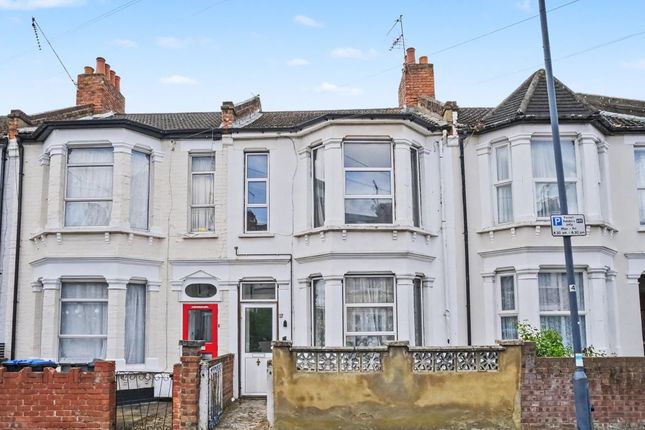 3 bed property, in 37 Redfern Road, £450,000