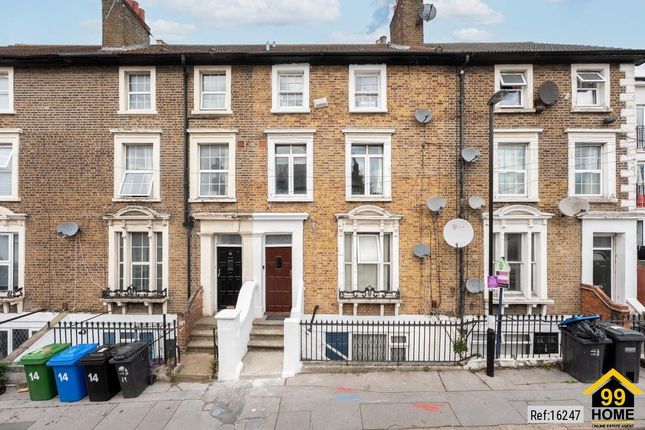 1 bed property, in Montague Road, £215,000