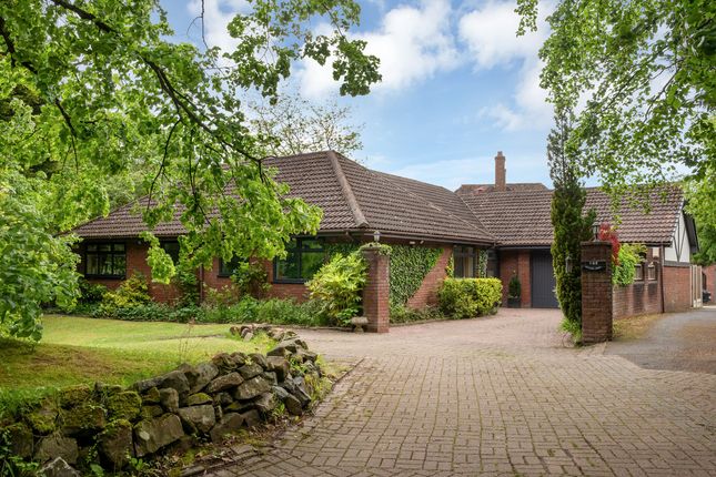 4 bed property, in Pastures Hill, £675,000