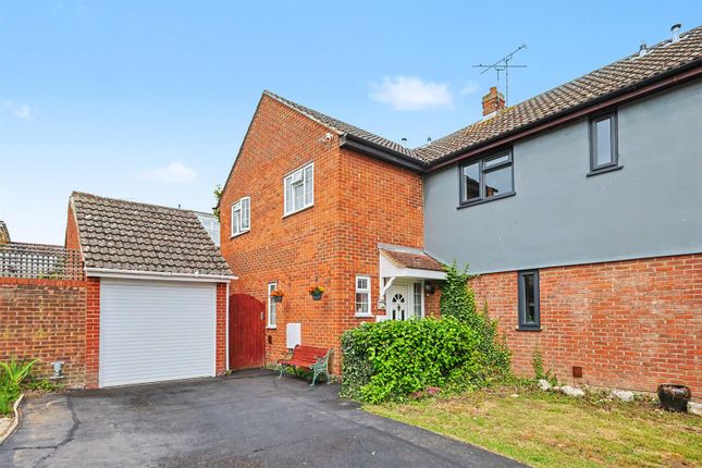 4 bed property, in Gatscombe Close, £416,000