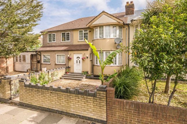 4 bed property, in Whitton Avenue West, £525,000