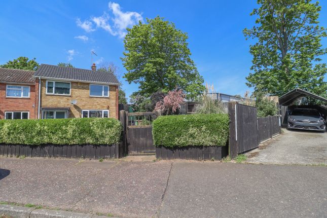 3 bed property, in Reid Way, £285,000