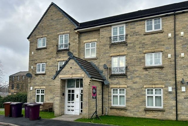 2 bed property, in Lisbon Drive, £95,000