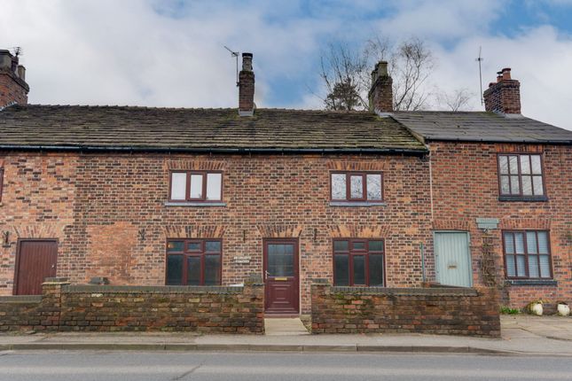 3 bed property, in Macclesfield Road, £225,000